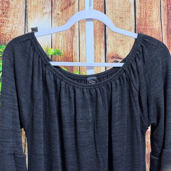 🚨(Must Bundle 3) WinWin Lace Sleeve Dress Size L-XL - Picture 2 of 4